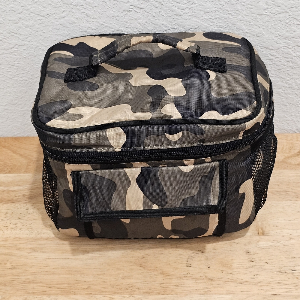 The Children’s Place Boy's Camo Insulated Lunch Bag - Like New